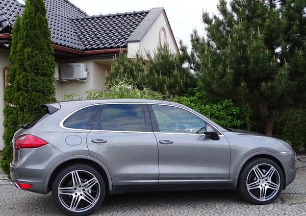 Porsche Cayenne cena 67700 przebieg: 221900, rok produkcji 2011 z Kałuszyn małe 742